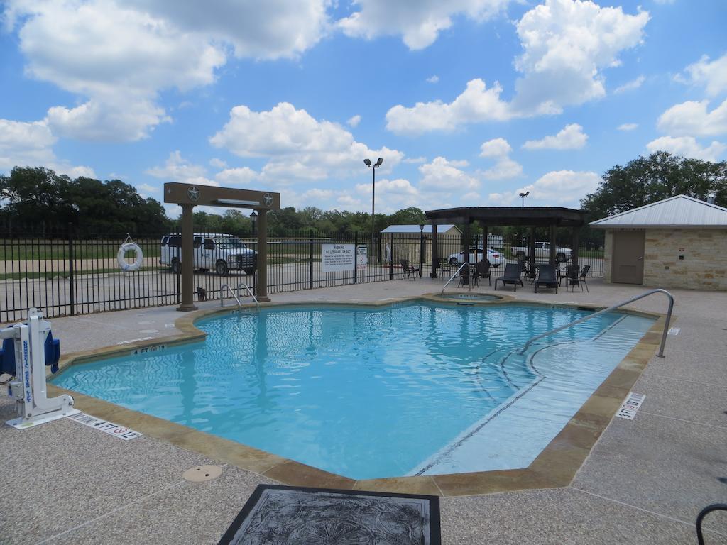 Hotel Texas Hallettsville Exteriör bild
